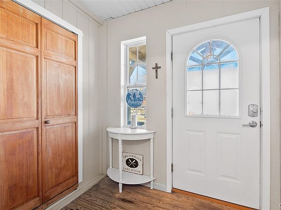 5th image of 2887 Lower Lake Rd