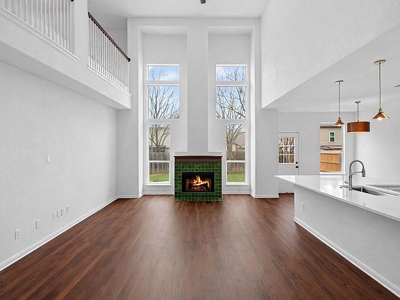 5th image of 813 Caribou Ridge Trl