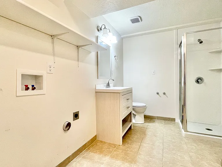 617 E Orangewood Ln — Photo 29