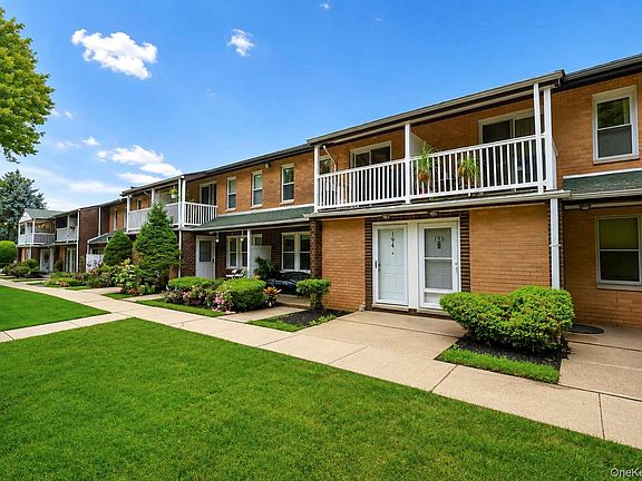 5th image of 194 Artist Lake Drive #194