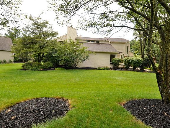 4th image of 8860 Birgham Ct N