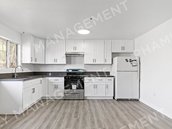 5th image of 5227 Huntington Dr N APT 2