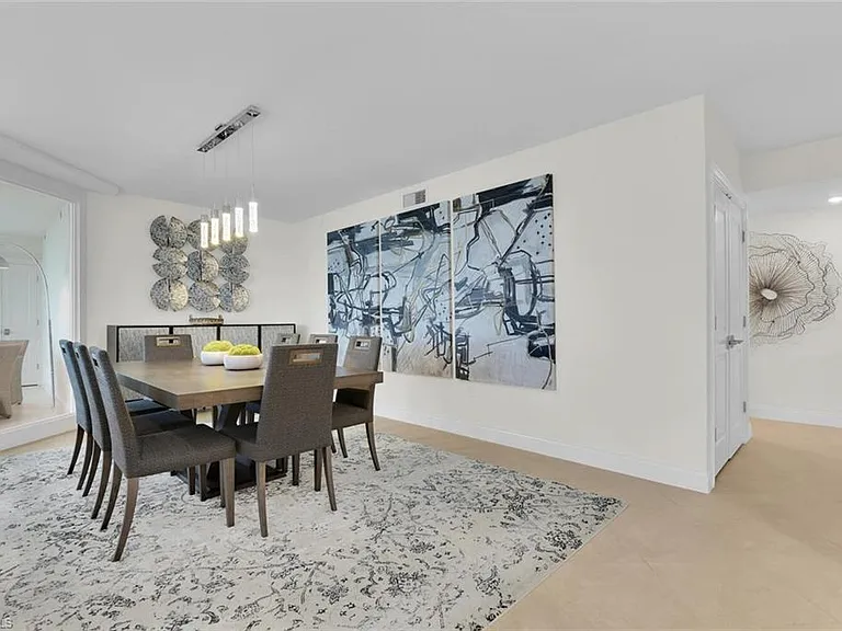 7515 Pelican Bay Blvd #17D — Photo 6