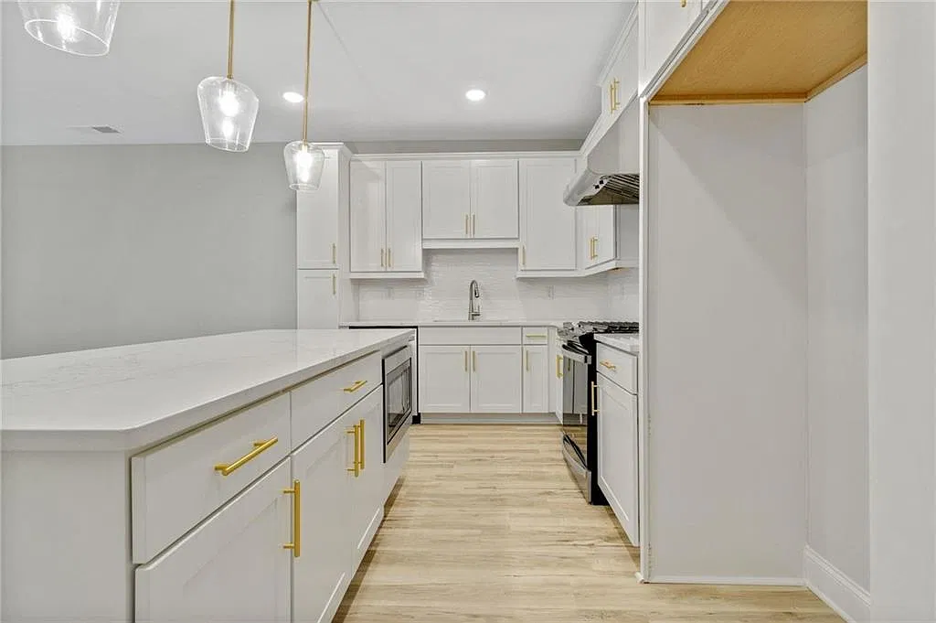 3 bed, 2.5 bath, 1415 sqft, $2,800 — Photo 2
