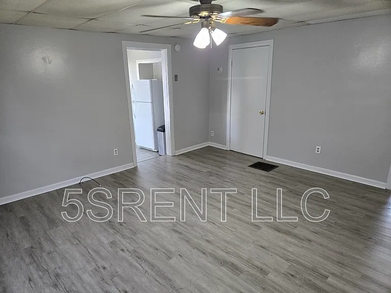 236 S Mary Ellen St #A — Photo 7
