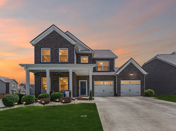 1310 Coates Ln, Gallatin, TN 37066
