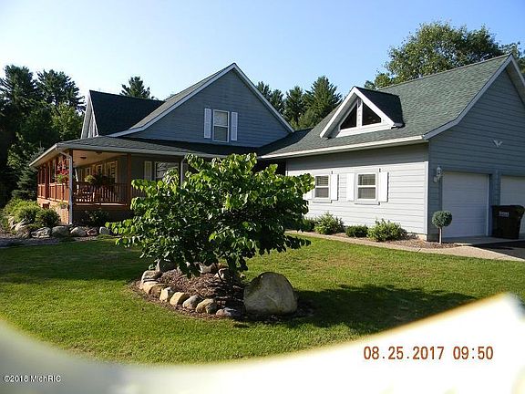 3rd image of 4989 S Locust Ave