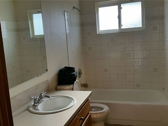 4th image of 4414 S Wilkeson St