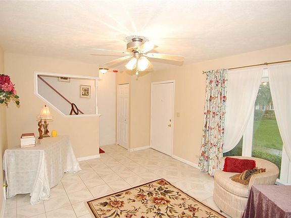 2nd image of 3133 Lynnwood Ct