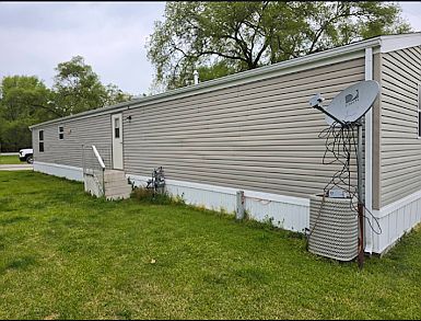 2nd image of 4285 N State Rd #9-6