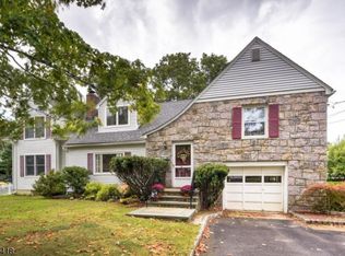 16 Washington Ave, Morris Plains, NJ 07950