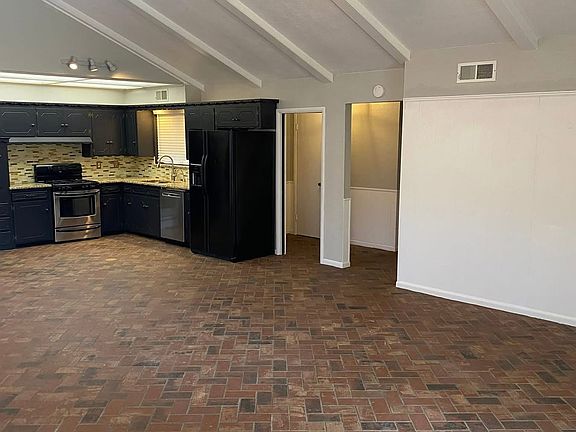 4th image of 2410 NW 49th St