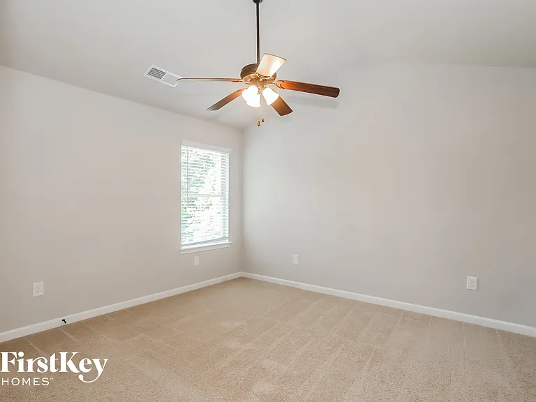 727 Hot Springs Trl — Photo 12
