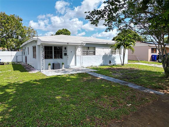 3rd image of 6541 Miramar Pkwy