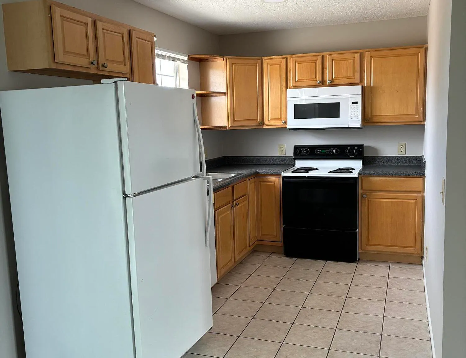 2 bed, 1.5 bath, 1040 sqft, $1,595 — Photo 4