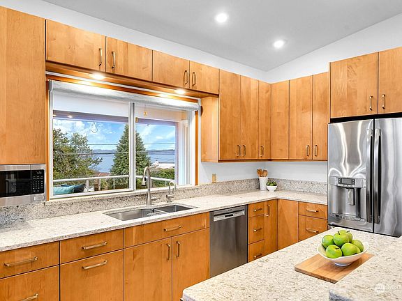 5th image of 12292 Shorewood Drive SW