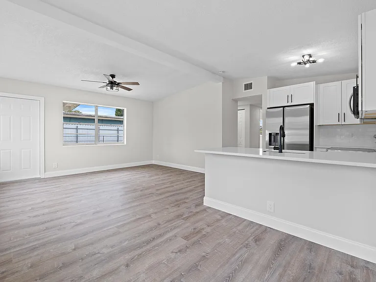 2415 Lewis Rd — Photo 5