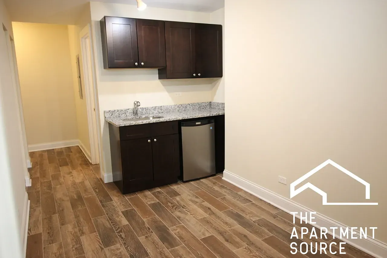 4 bed, 2000 sqft, $2,900 — Photo 3