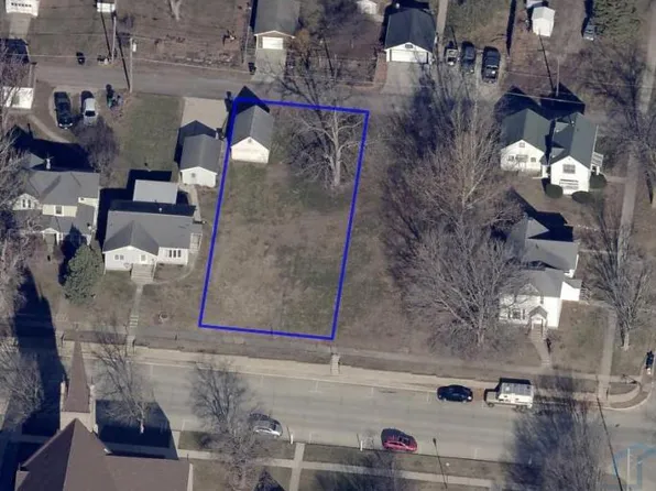 708 W Cedar St, Cherokee, IA 51012