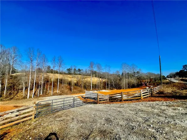 2253 Pickens Hwy, West Union, SC 29696