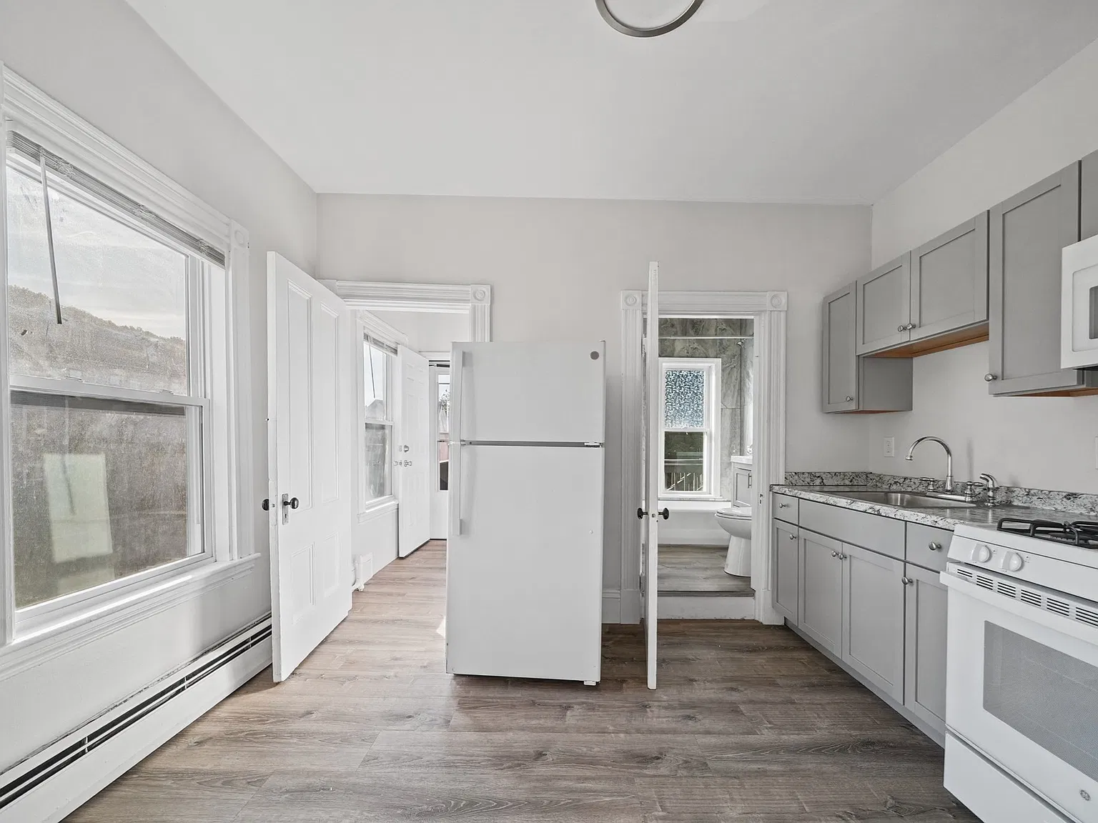 Studio, 1.0 bath, 700 sqft, $2,000 — Photo 4