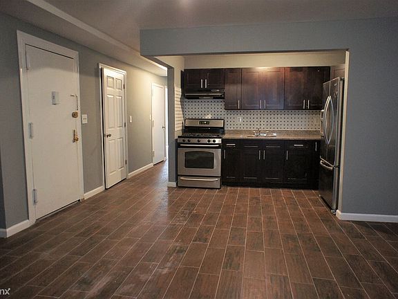 2nd image of 1296 Hoe Ave