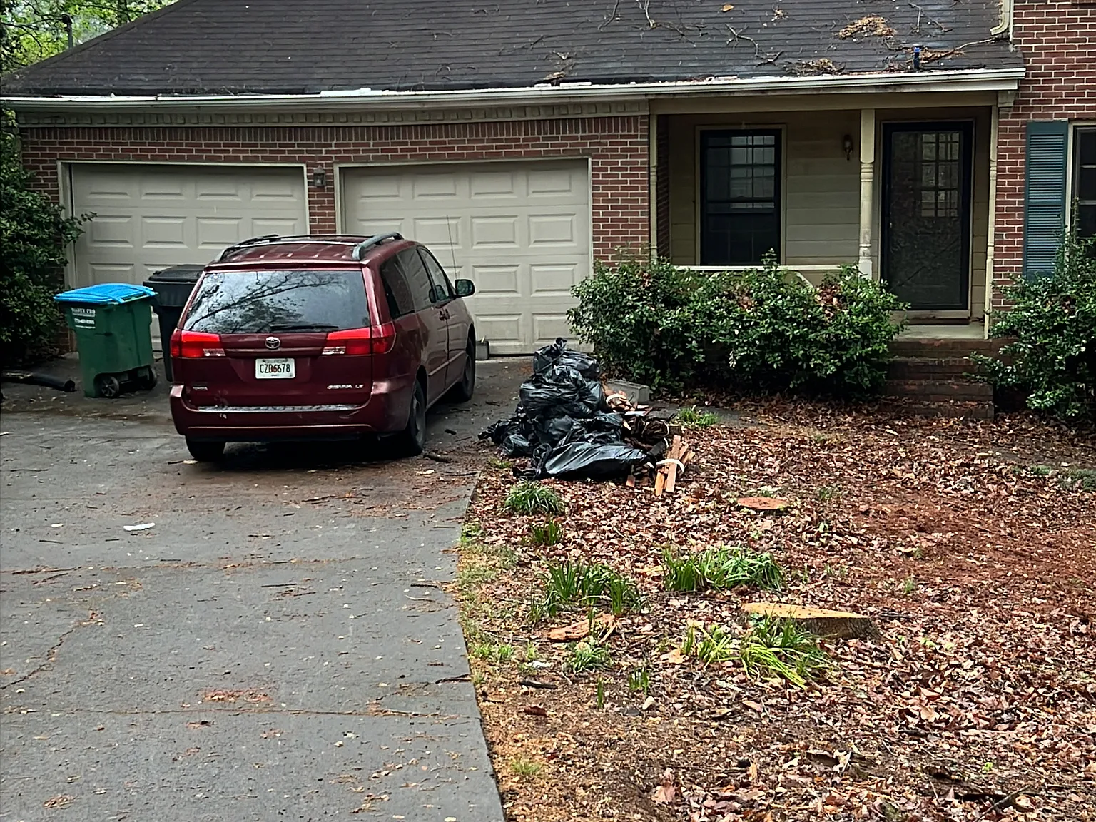 5 bed, 2550 sqft, $2,750 — Photo 2