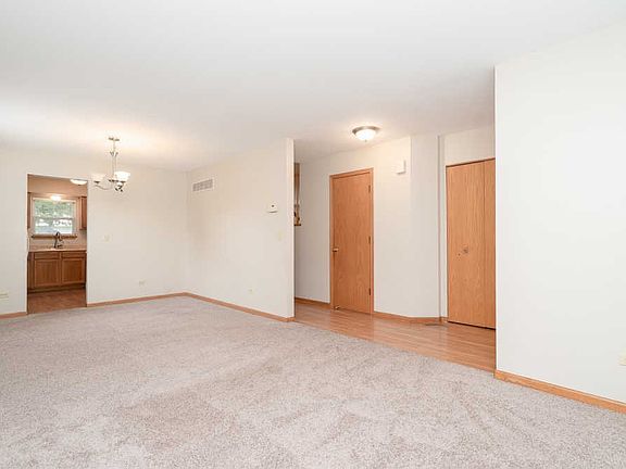 4th image of 2212 Willow Lakes Dr