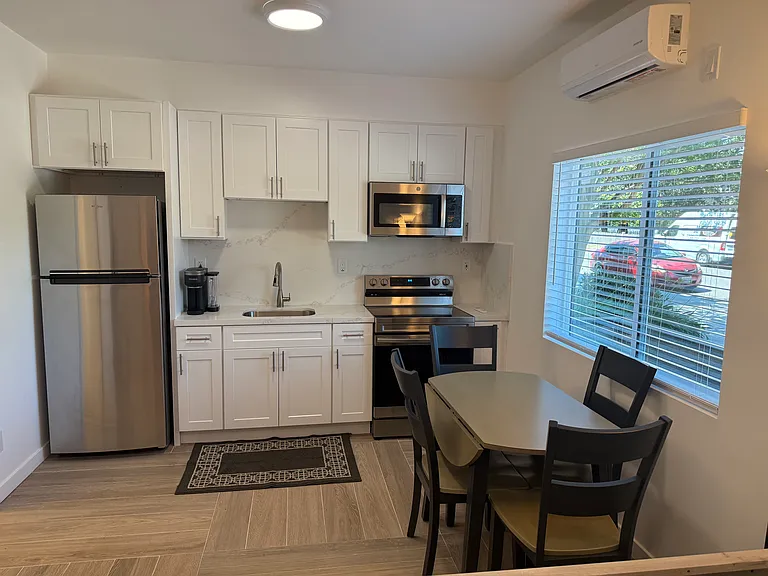 15142 Moorpark St #106 — Photo 4
