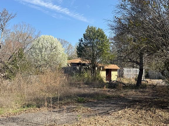 3rd image of 1385 Peach Orchard Rd