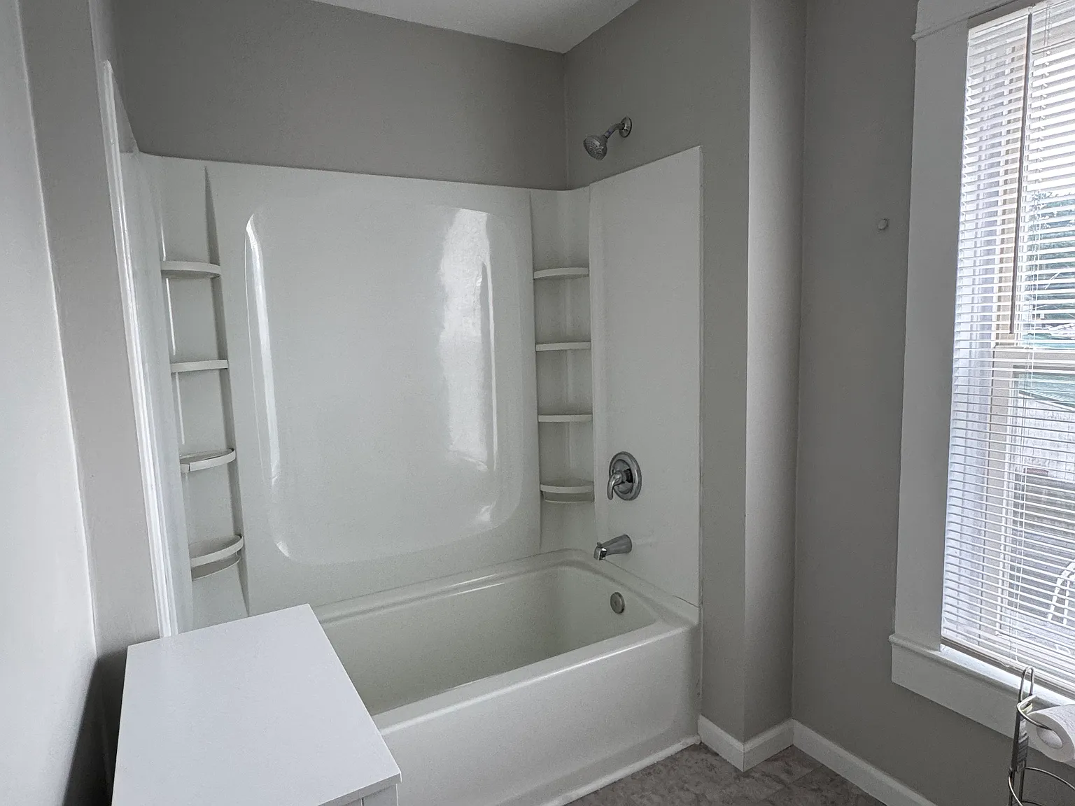 3 bed, 1400 sqft, $1,200 — Photo 4