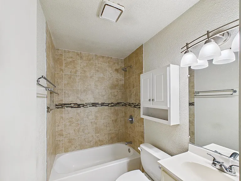 1505 Oakdale Cir — Photo 10