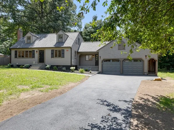 14 Brown Dr, Walpole, MA 02081