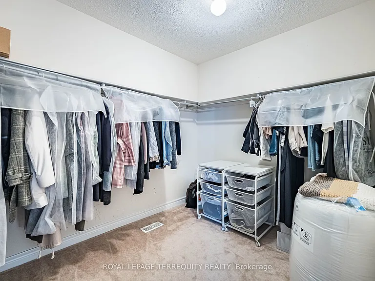 3926 Candlelight Dr — Photo 43