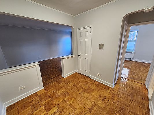 3rd image of 140 Van Cortlandt Ave #2A