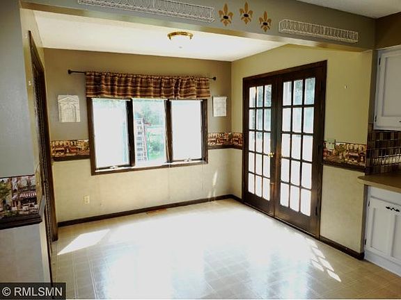 5th image of 2234 Holloway Ave E