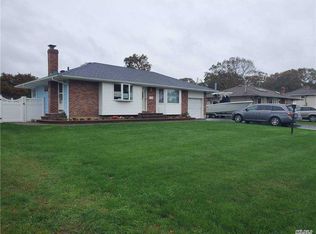 23 Craig Rd, Islip Terrace, NY 11752