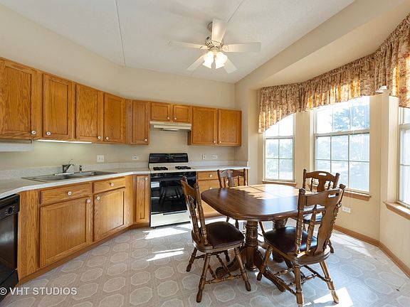 4th image of 3125 Town Square Dr Unit 103