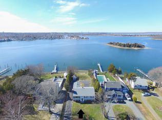 40 Point Rd, Portsmouth, RI 02871