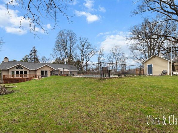 2179 Gee Dr, Lowell, MI 49331