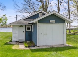 8385 E Wade Ln, North Webster, IN 46555