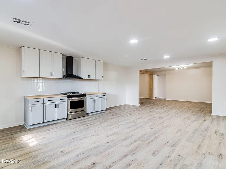 105 Brockton Dr — Photo 13