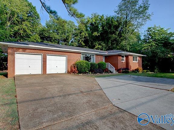3rd image of 900 Jordan Ln NW