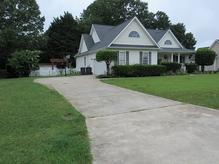 1511 Crowders Woods Dr — Photo 30