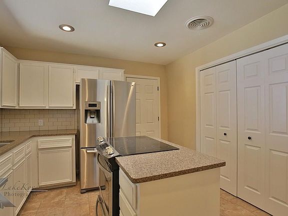 4th image of 3 Edgemont Ct