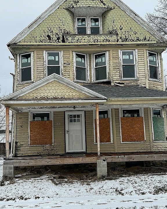 1st image of 10819 Churchill Ave
