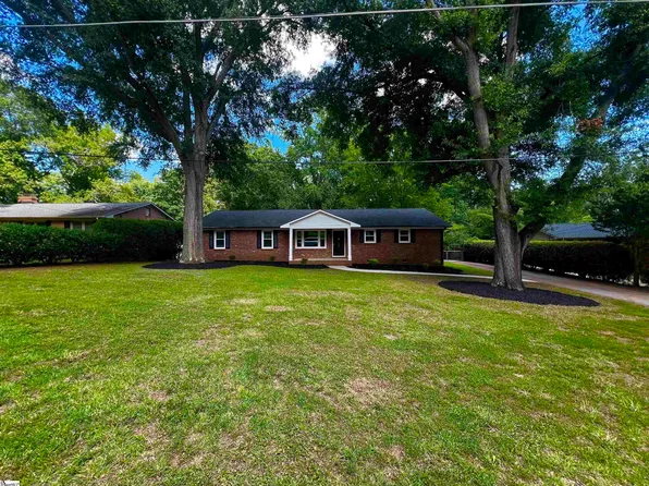 141 Russell St, Spartanburg, SC 29307