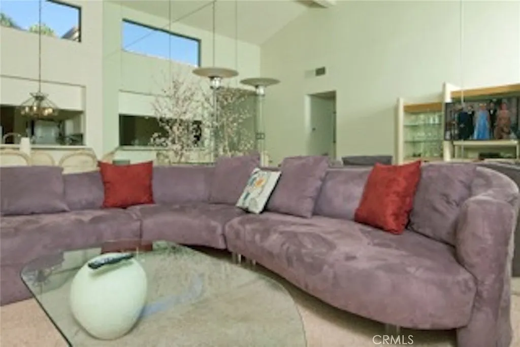 2 bed, 1550 sqft, $6,795 — Photo 2