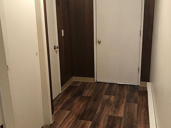2nd image of 1405 Lewis St #132