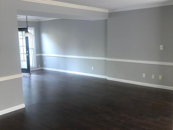 3rd image of 5709 Worchester Dr